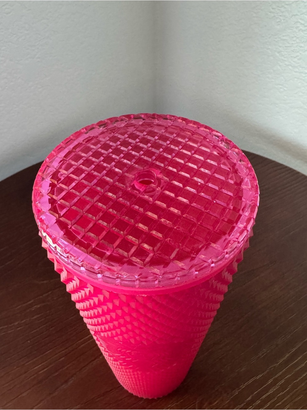 Starbucks Neon Pink Studded Tumbler Cold Cup Venti 24oz with Lid - Picture 3 of 6